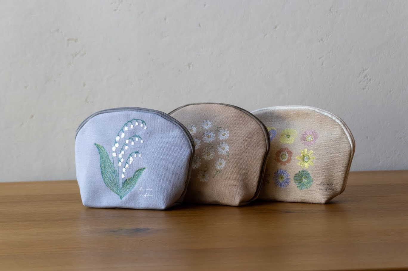【刺繍シェルポーチ】