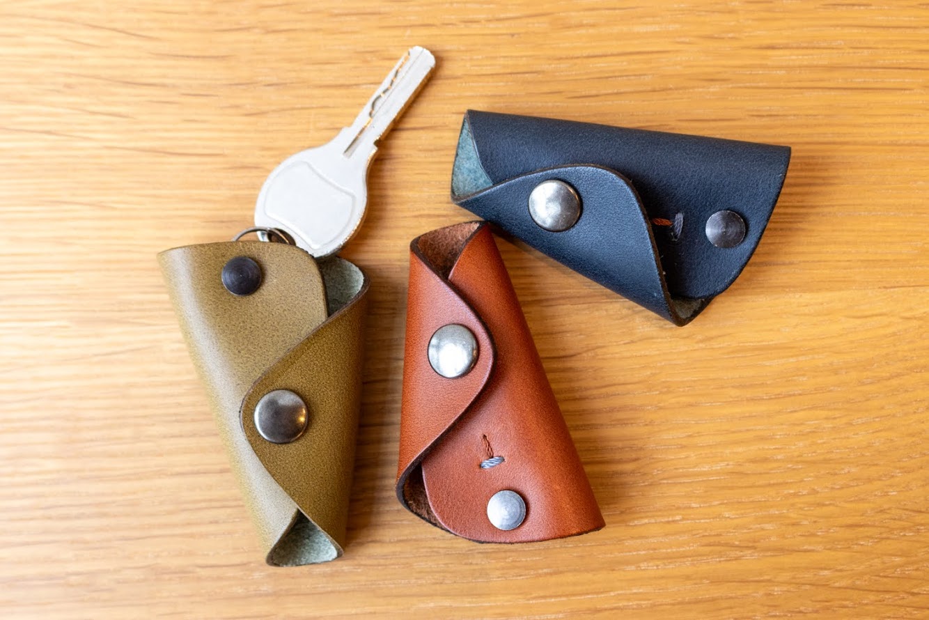 【レザー製　ミニマルキーケース】