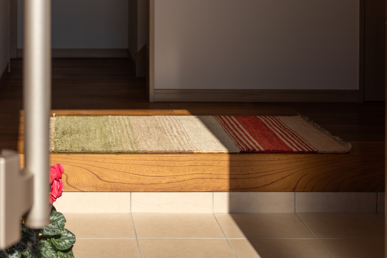 【納品事例】「いつか」を「今日」に変える。ハグみじゅうたん、まずは玄関マットから始める心地よい暮らし